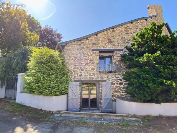 Maison 163 m² - 3 chambres + bureau - Jardin & garage - Proche Vitré/Fougères