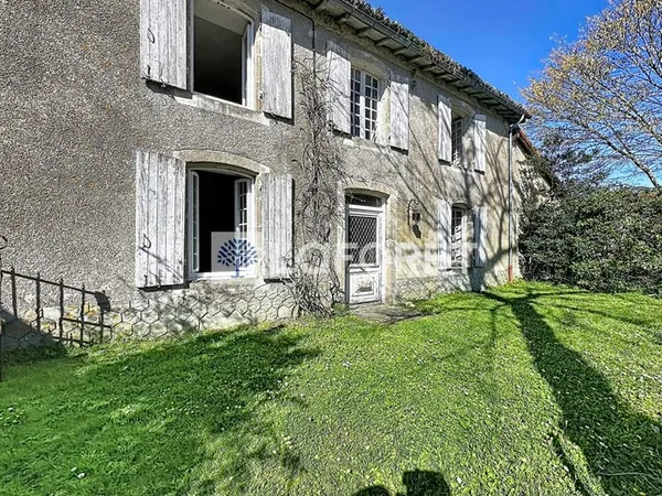 Maison de caractère avec dépendances