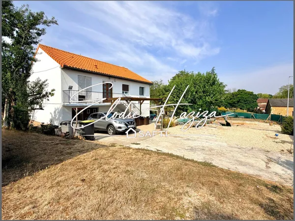 Maison surface 102m2 5 pièces, 4 chambres, Piscine