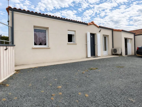 Maison de plain-pied de 5 pièces à vendre