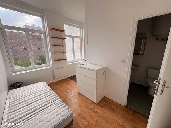 Studio 1 pièce 13 m²
