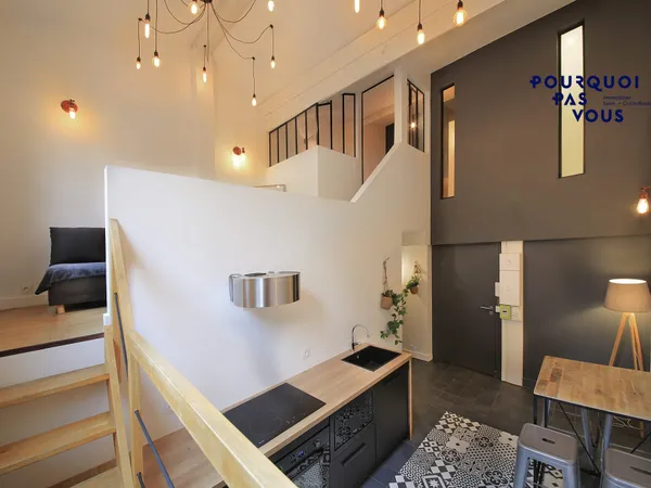 -VENDU- T2 d'architecte esprit loft en haut des Pentes