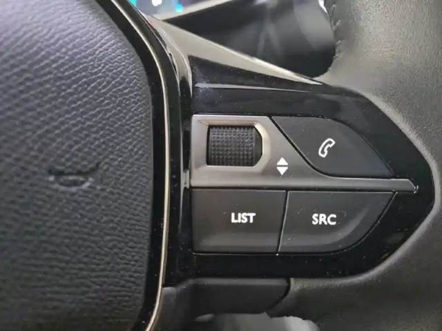 Peugeot 208 electrique 50 kwh 136ch — photo 6