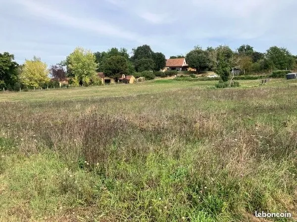Terrain 1 790 m² Grolejac