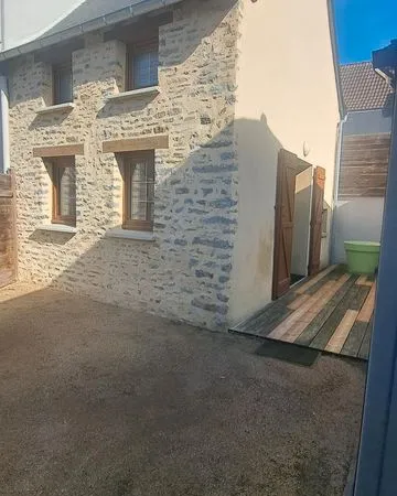 Location maison de ville meublee evron