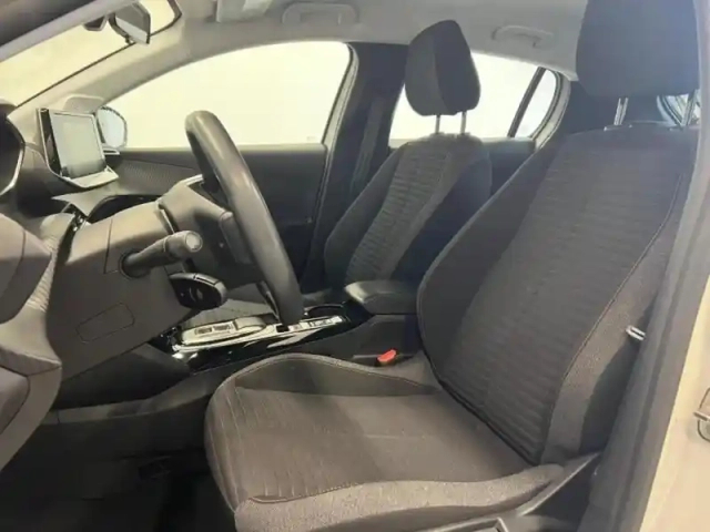 Peugeot 208 e- 136ch like — photo 15