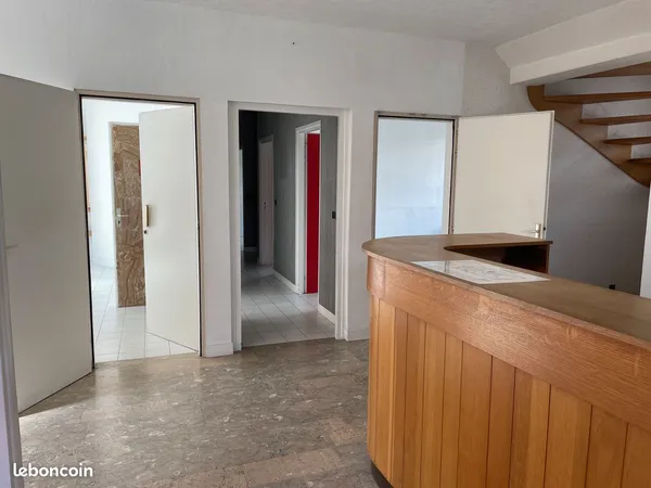 BOURG SAINT MAURICE (Savoie) LOCAL PROFESSIONNEL