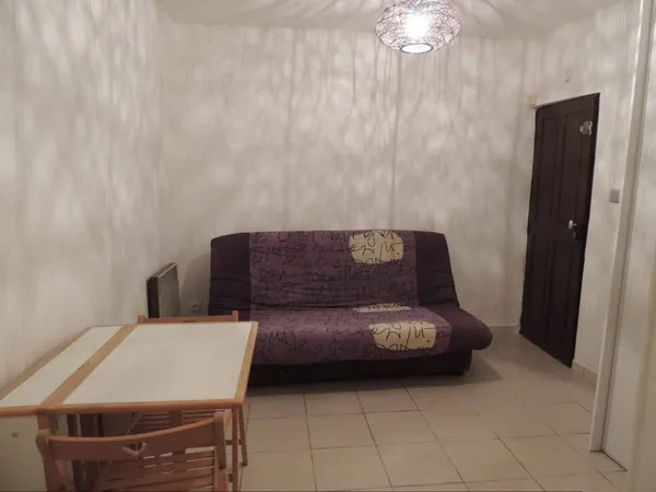 Studio 1 pièce 14 m²
