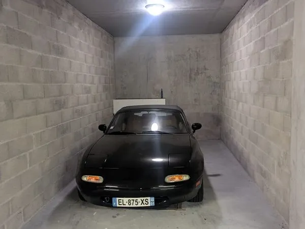 A vendre 2 parkings Résidence Jardin V