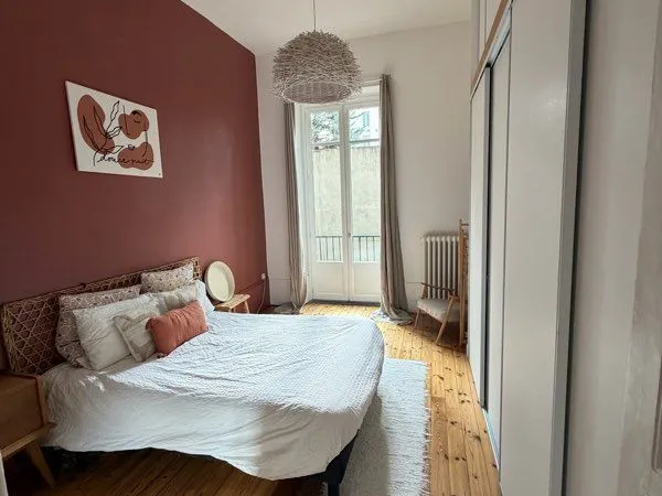 APPARTEMENT T3 82m2 + EXTÉRIEUR + CAVE - ROYAT limite CHAMALIERES - CHARME DE L'ANCIEN