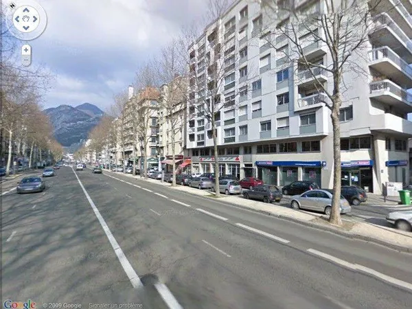 Local commercial 210 m²