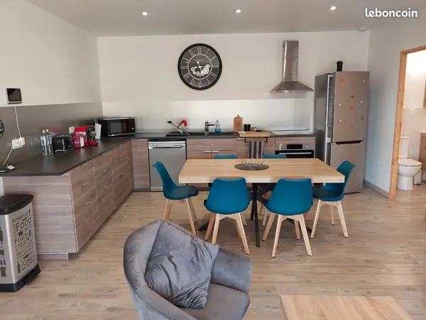 Maison neuve, agréable et très bien équipée