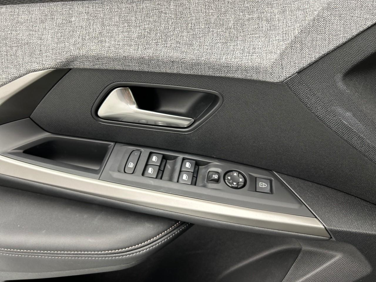 Peugeot 3008 hybrid 145 e-dcs6 allure — photo 29