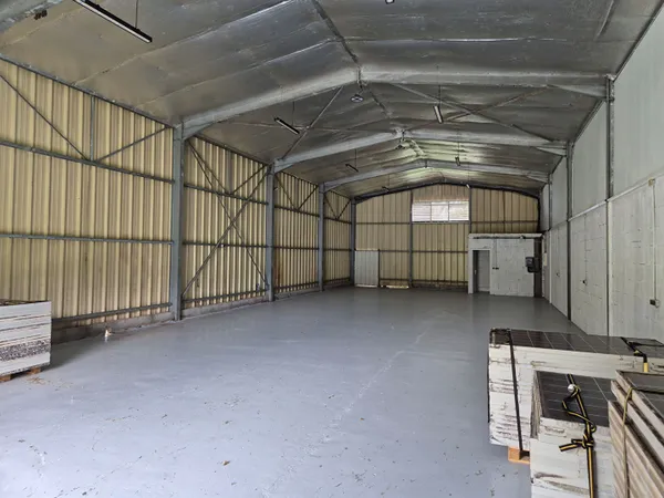 Local commercial 250 m²