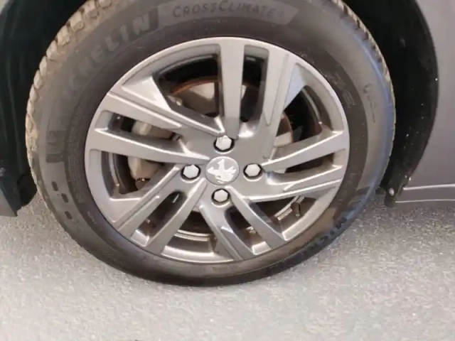 Peugeot 208 puretech 75 s&amp;s bvm5 — photo 11