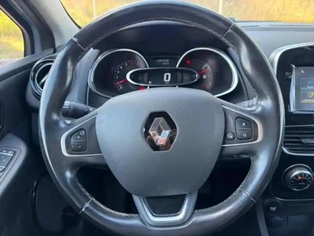 Renault Clio 1.2 tce 120ch energy intens 5p — photo 13