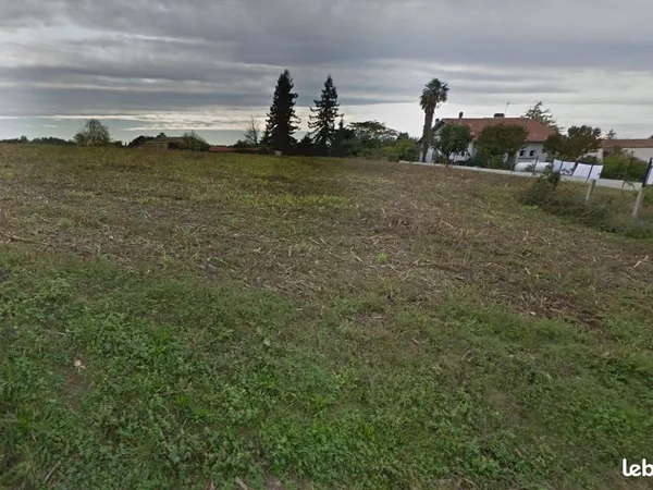 Terrain à bâtir de 958 m² à MUGRON (40)