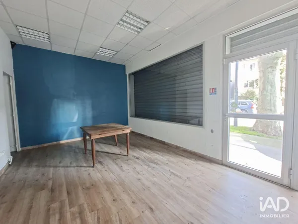 Local commercial 240 m²