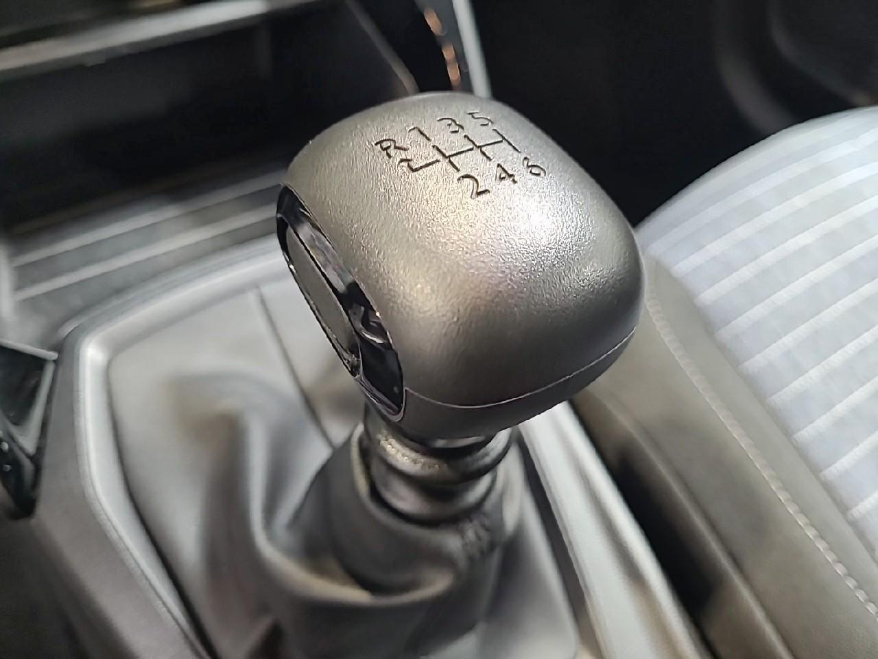 Peugeot 208 bluehdi 100 s&s bvm6 premium — photo 20