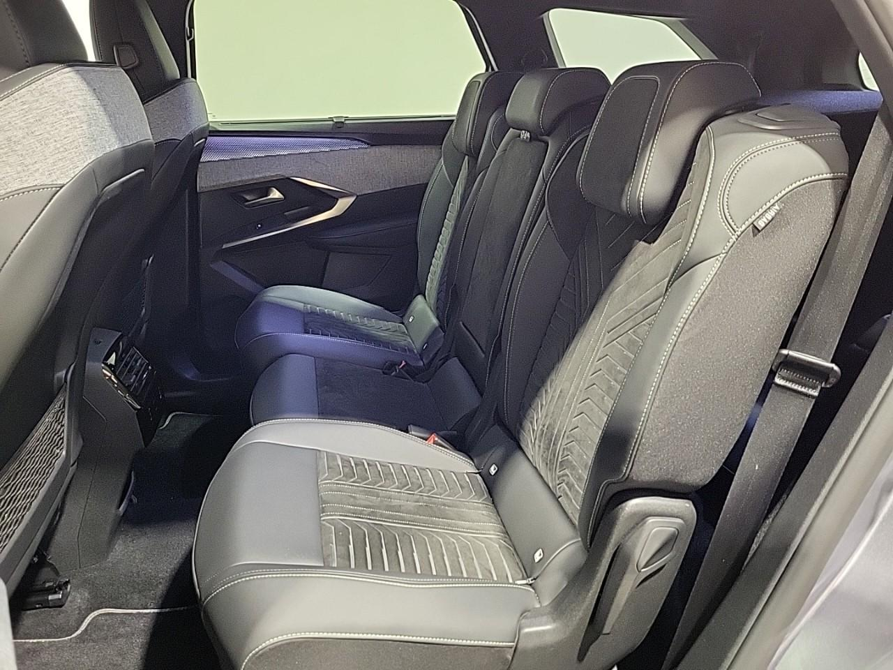 Peugeot 5008 hybrid 136 e-dcs6 gt — photo 13