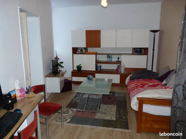 Centre historique Lescar, T1 de 23 m2 meublé