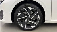 Peugeot 308 PHEV 180ch Allure Pack e-EAT8 — photo 20