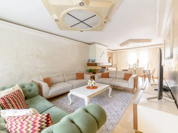 Maison de luxe 7 pièces 143 m²