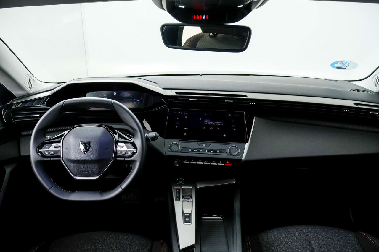 Peugeot 308 SW — photo 11