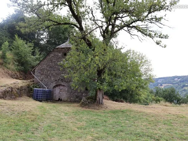 Grange 2 pièces 135 m²