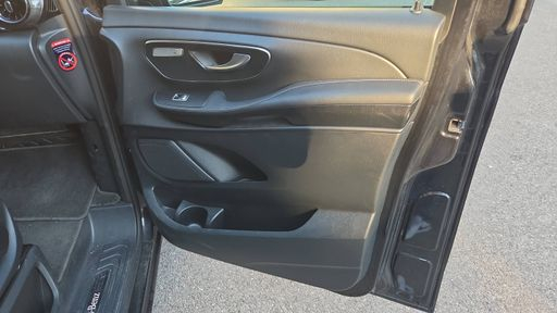 Mercedes Classe V 300d 237 9G-Tronic - Avantgarde Extra Long – 2022 – 130513 km – Diesel – Boîte Automatique — photo 26