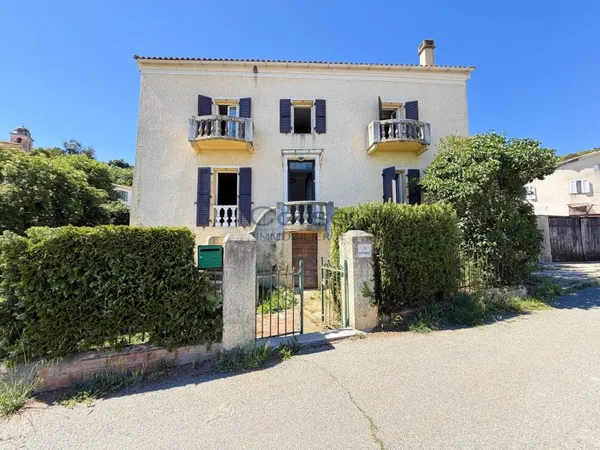 MAISON DE CARACTERE AVEC JARDIN - VILLAGE D'ALATA