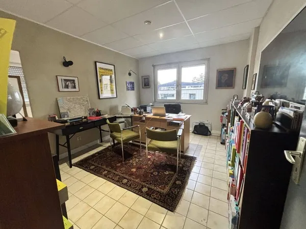 Bureaux 101 m²