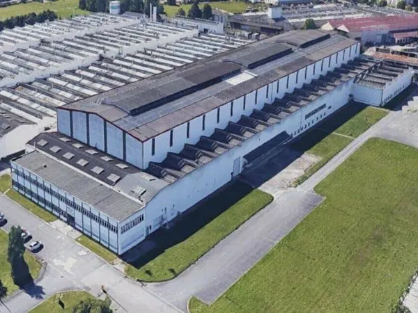 Local d'activité 2700 m²