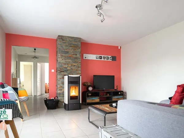 Maison récente à vendre à Saint-Valérien 3 chambres, garage de 27 m2, terrasse et terrain clôturé