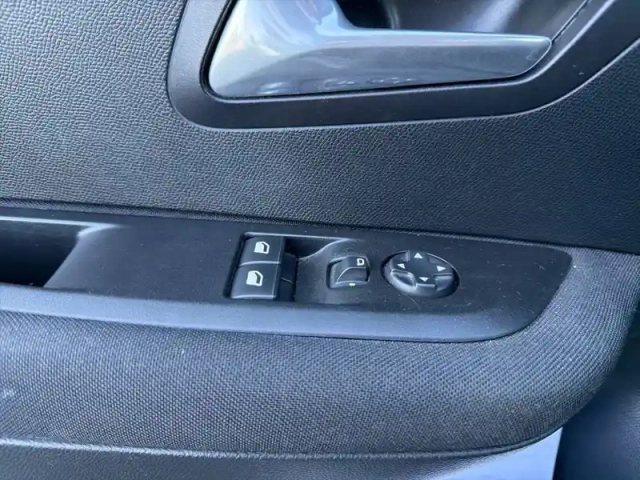 Peugeot 208 electrique 50 kwh 136ch — photo 23