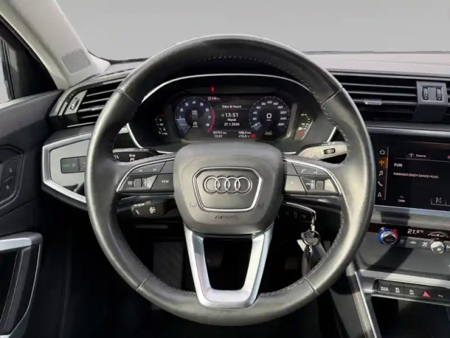 Audi Q3 35 tfsi 150 ch — photo 12