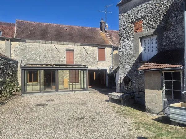 Maison avec grange à rénover