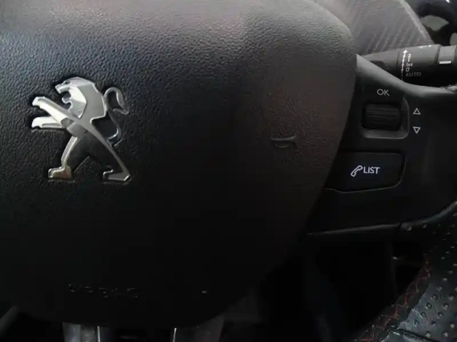 Peugeot 2008 1.2 puretech 110ch gt line s&amp;s — photo 15