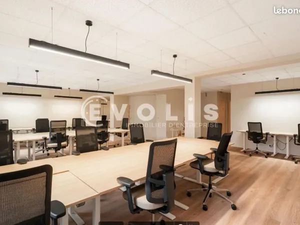 Bureaux 200 m²