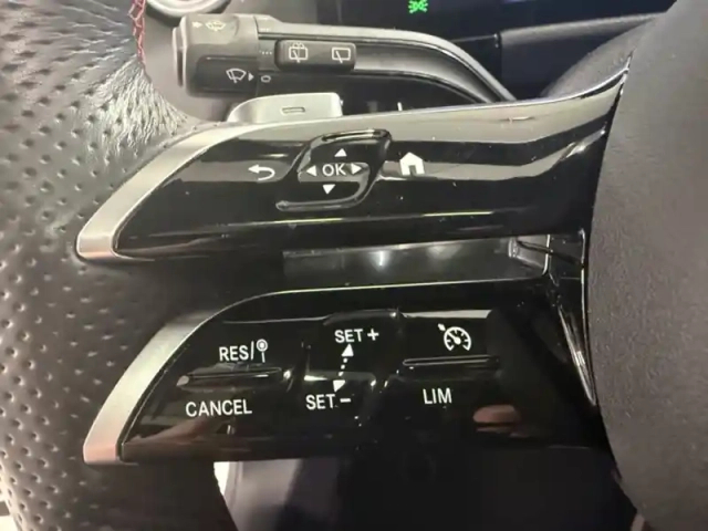 Mercedes Gla 180 d amg line — photo 18