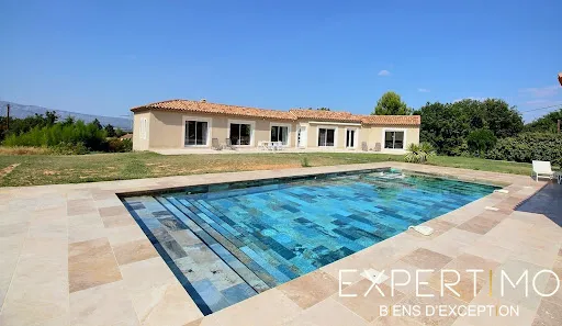 Villa 8 pièces 220 m²