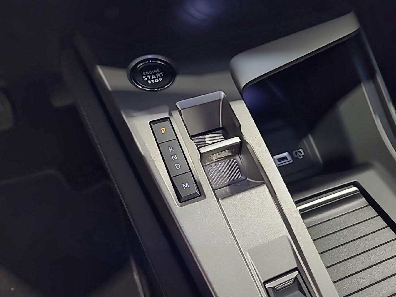 Peugeot 408 puretech 130 ch s&s eat8 allure pack — photo 17