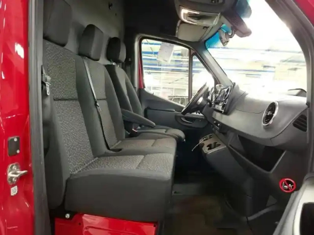 Mercedes Sprinter e 314 fourgon standard — photo 15