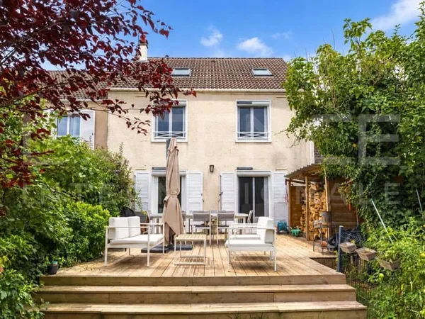 Maison 7 pièces 141 m²