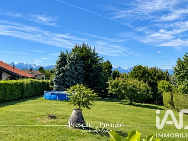 Terrain 910 m²