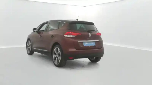 Renault Scenic dci 110 energy edc — photo 12