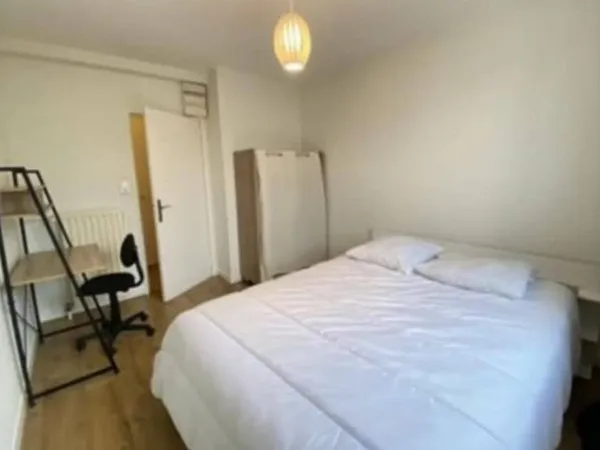 Appartement 4 pièces 12 m²