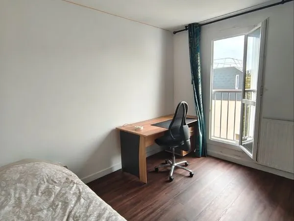 Chambre en colocation à Cergy