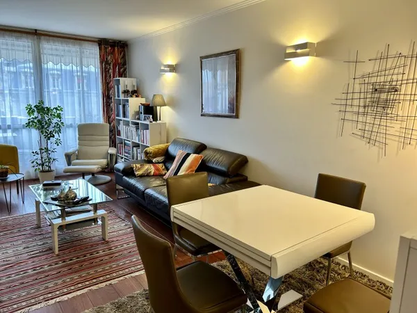 Vends appartement traversant