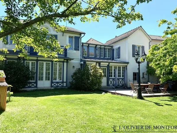 Maison MONTFORT L'AMAURY de 10 pièce(s) 300 m2
